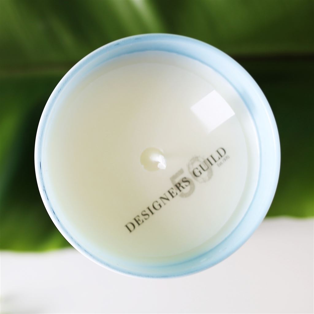 Designers-Guild-Kerze-Out-of-the-blue-Top